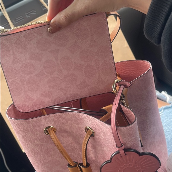 Coach powder Pink Rowan Signature Bucket Bag 2026 soldout authentic - Picture 7 of 7